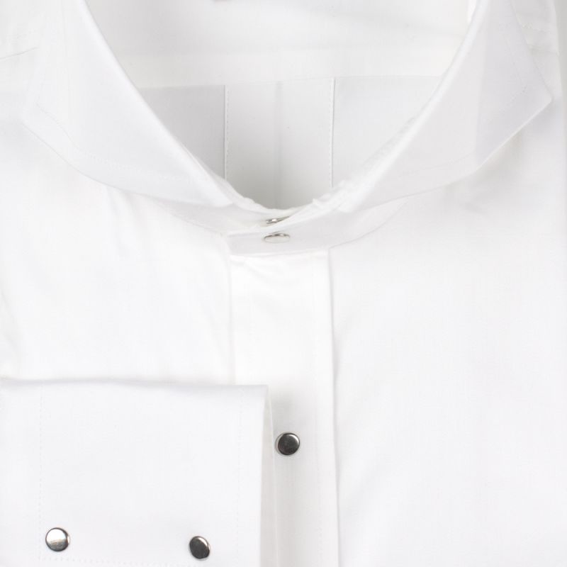 Рубашка белая однотонная приталенная на клёпках