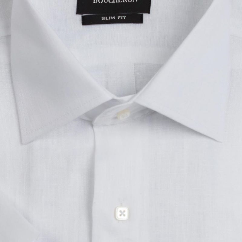 Рубашка белая льняная с короткими рукавами приталенная