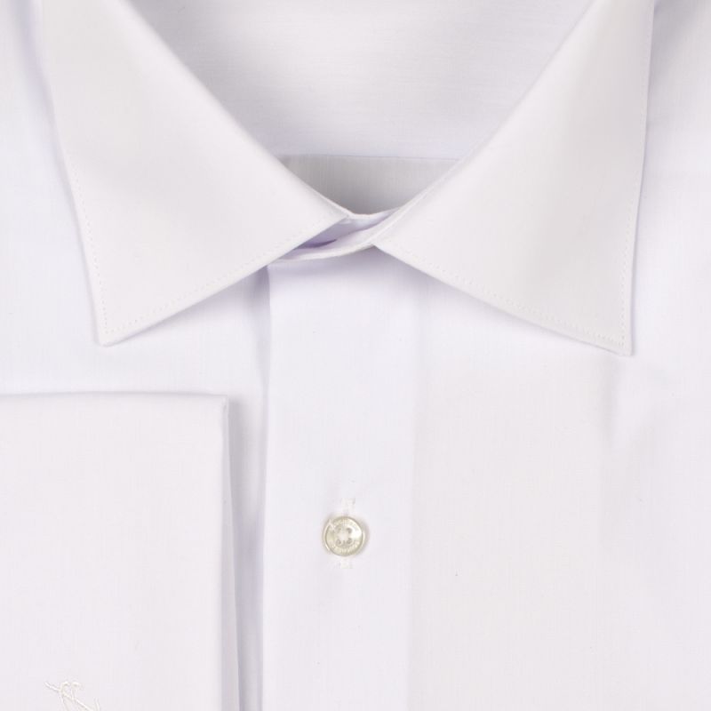 Рубашка белая однотонная неприталенная удлинённая