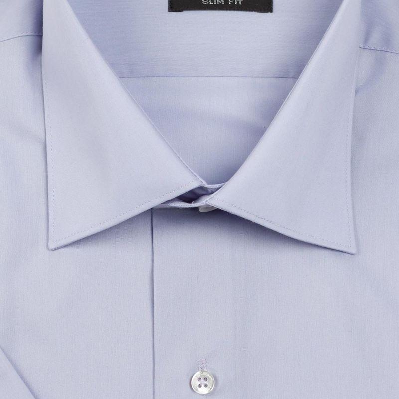 Рубашка бледно-фиолетовая с короткими рукавами приталенная