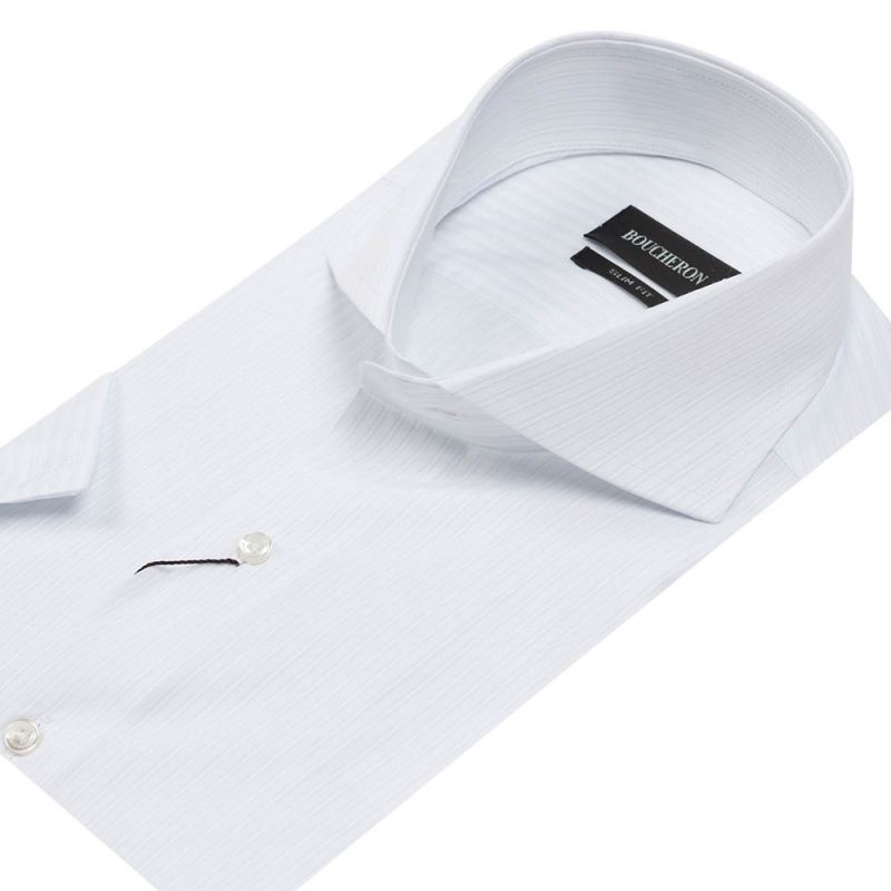 Рубашка белая с выделкой, с короткими рукавами, приталенная