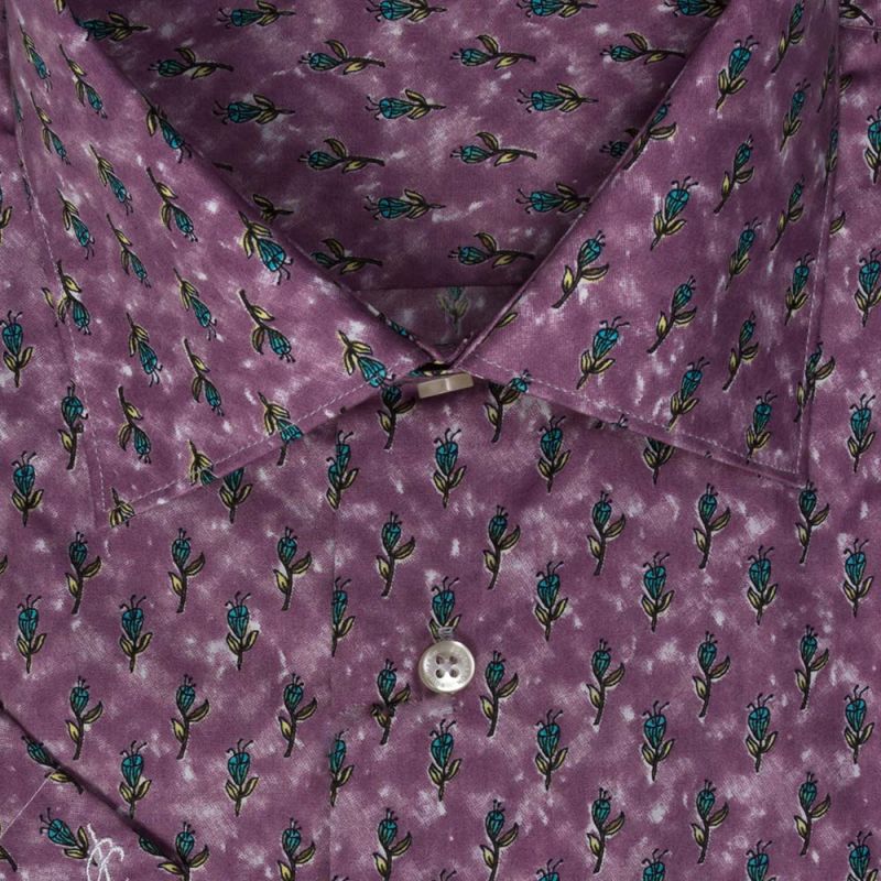 Рубашка фиолетовая с цветами, с короткими рукавами, неприталенная