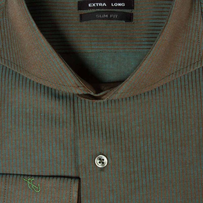 Рубашка зелёная в полоску, приталенная
