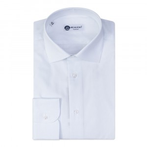 Рубашка белая однотонная с выделкой приталенная