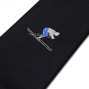 Чёрный галстук с вышивкой – лыжником из шёлка Valentino
